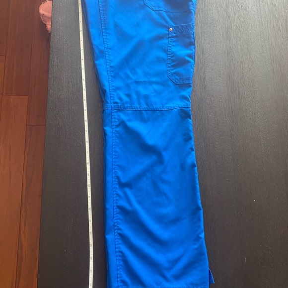 Scrub sets - Picture 3 of 8